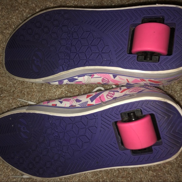 NEW HEELYS SHOES - Picture 4 of 6